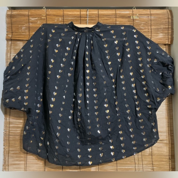 Never A Wallflower Black Heart of Gold Elastic Sleeve Top - Picture 4 of 9